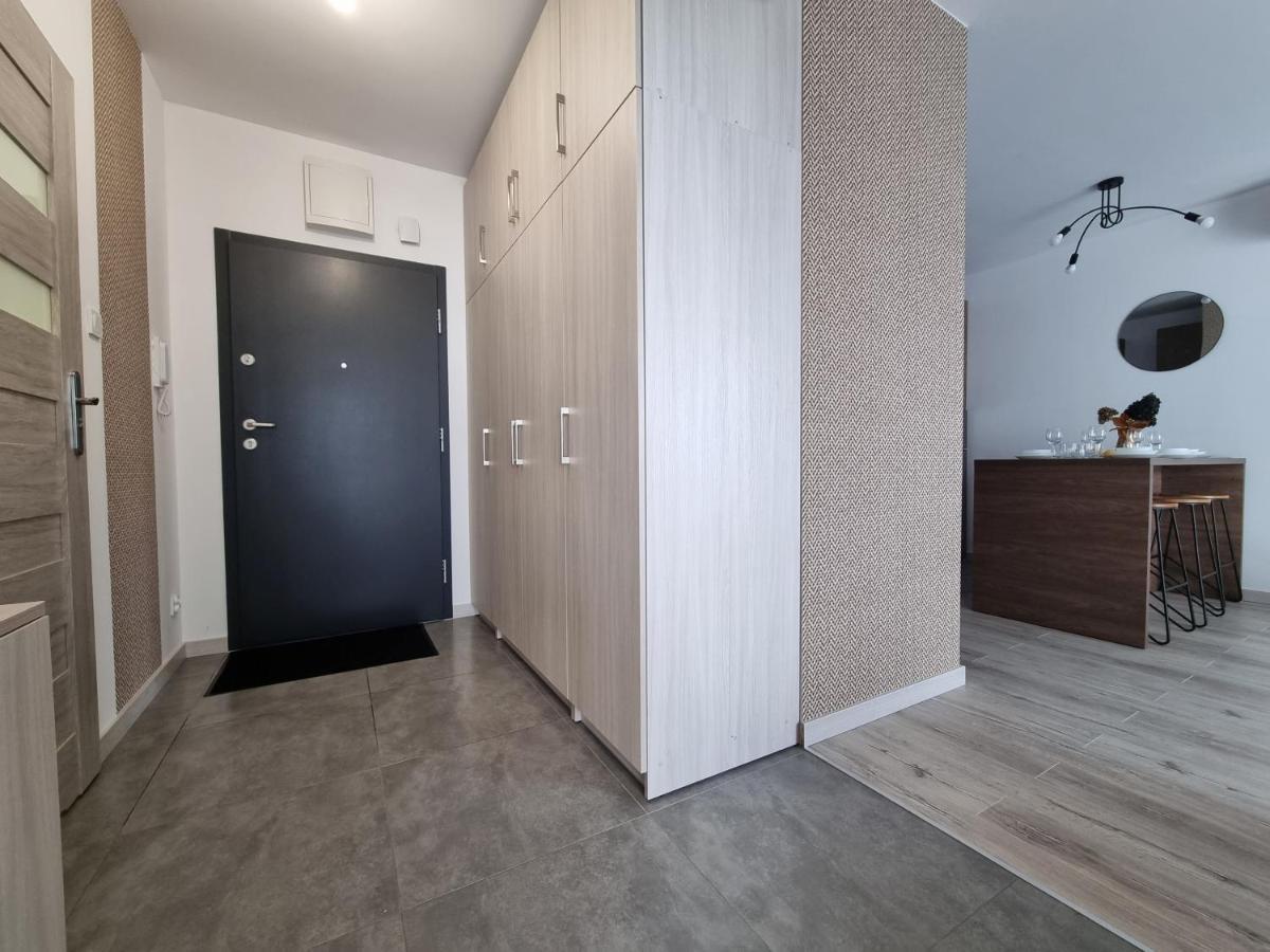 Q Apart Enter- Klimatyzowany 2 Pokojowy Apartament Przy Manufakturze Z Garazem Gratis, Fv Lodz  Exterior photo